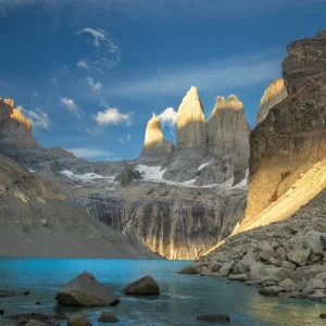 Trek Full day Base Torres del Paine: “bajo las Torres”